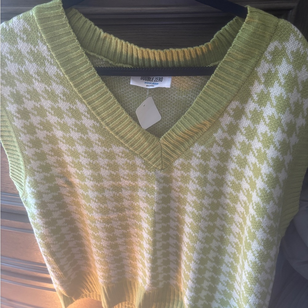 Double Zero light green and Cream V-Neck Sweater vest